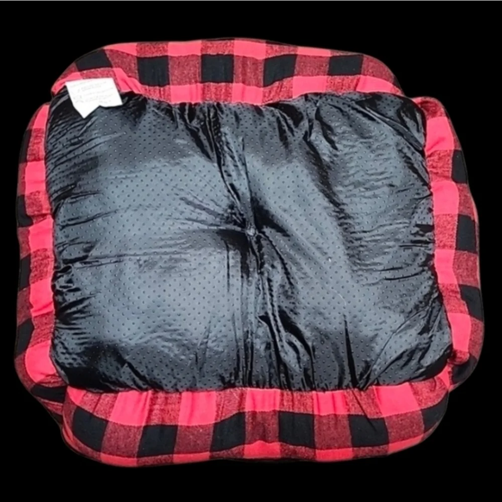Red & Black Plaid Pet Cat Dog Bed with Cream Colored Sherpa Interior NWOT